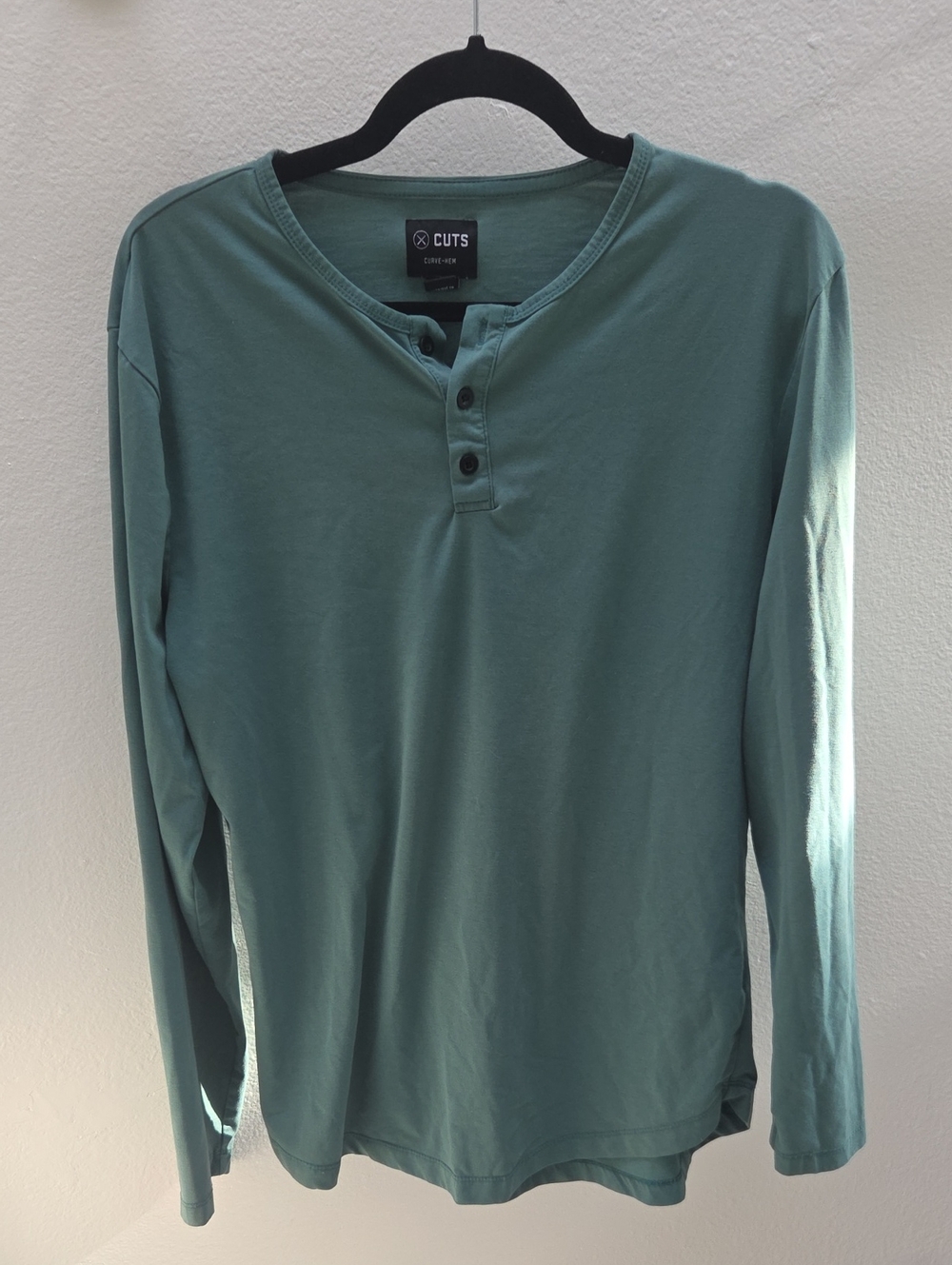 Cuts Clothing Long-Sleeve Henley in Seafoam